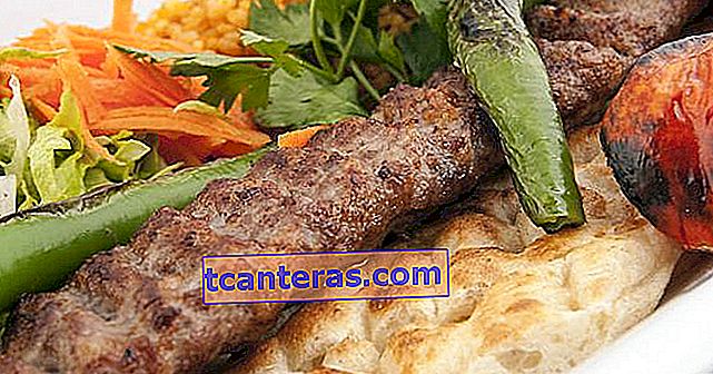 13 errores que los residentes de Harbi Adana no soportan ver en Kebab